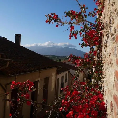 Privee, Salon Et Terrasse Chez L'habitant Dans Une Maison De Village De Charme