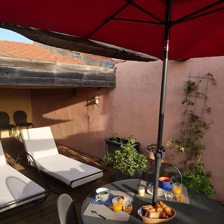 Privee, Salon Et Terrasse Chez L'habitant Dans Une Maison De Village De Charme Bed & Breakfast