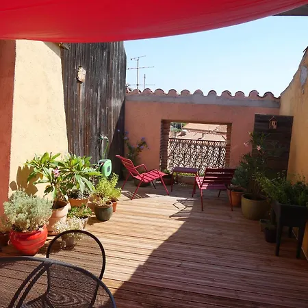 Privee, Salon Et Terrasse Chez L'habitant Dans Une Maison De Village De Charme * Passa